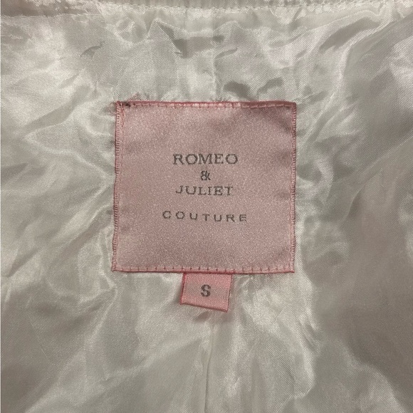 Romeo + Juliet Couture White Trench Coat Belt Big Buttons Pockets Size Small - Picture 9 of 11